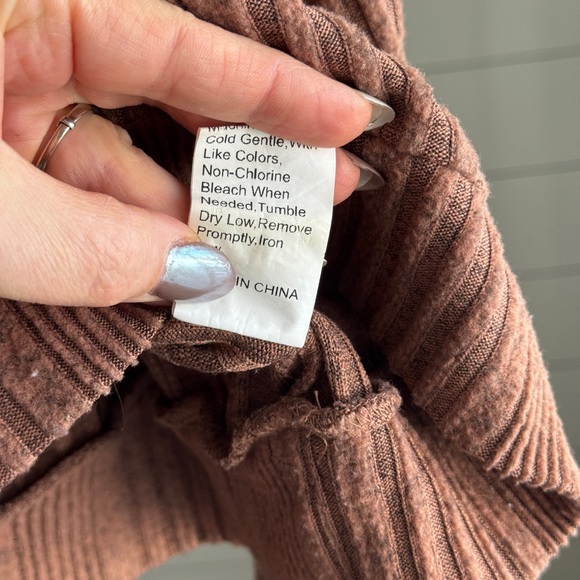 Brown Ribbed Knit Top - Picture 8 of 10